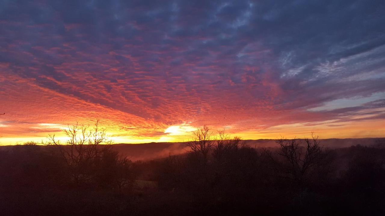 Au Soleil Couchant Saint-Julien-de-Lampon Exteriér fotografie